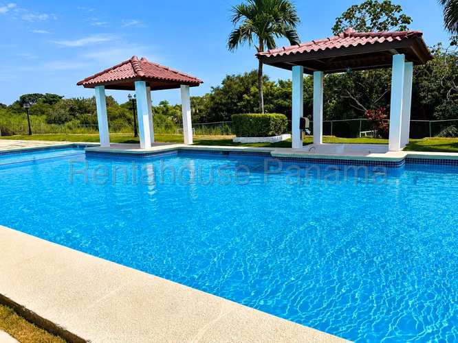 Vendo Casa DE PLAYA en San Carlos PIEDRAS GORDAS OF27-1736