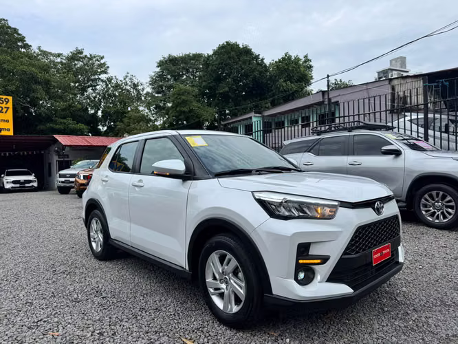 TOYOTA RAIZE 2023 FULL EXTRAS - Imagen 4