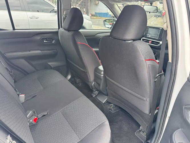 TOYOTA RAIZE 2023 FULL EXTRAS - Imagen 18