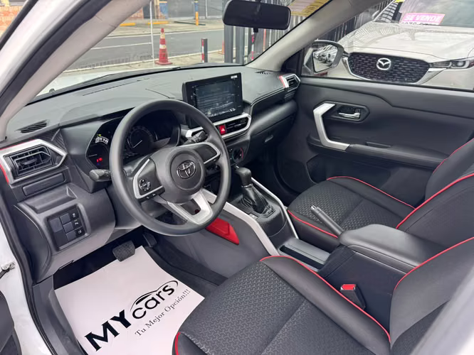 TOYOTA RAIZE 2023 FULL EXTRAS - Imagen 12