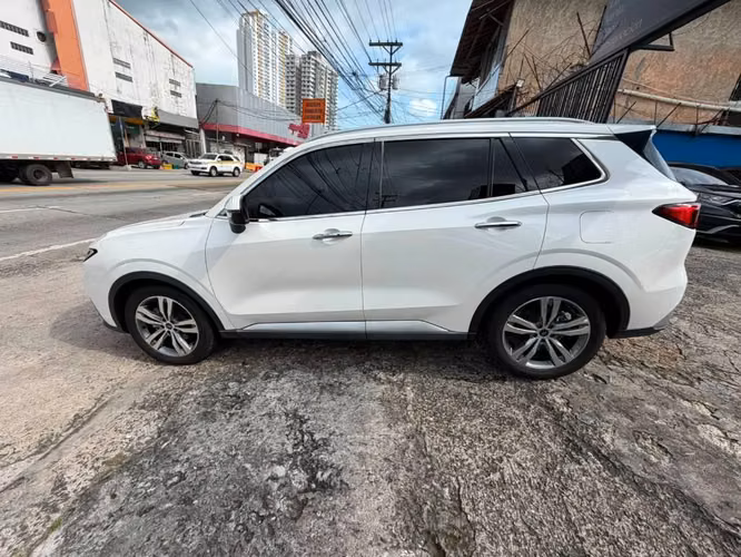 FORD TERRITORY TITANIUM AÑOR 2025 AUTOMATICO SOLO 13 MIL KLM COMO NUEVA FULL EXTRAS - Imagen 3