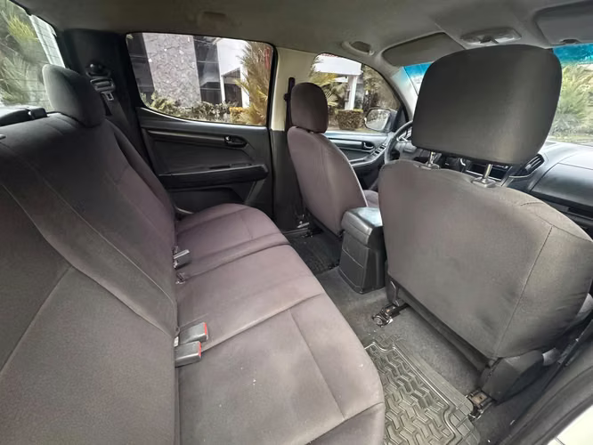 Isuzu D-Max Año 2015  4x2 (Manual) Turbo diesel *  - Imagen 6