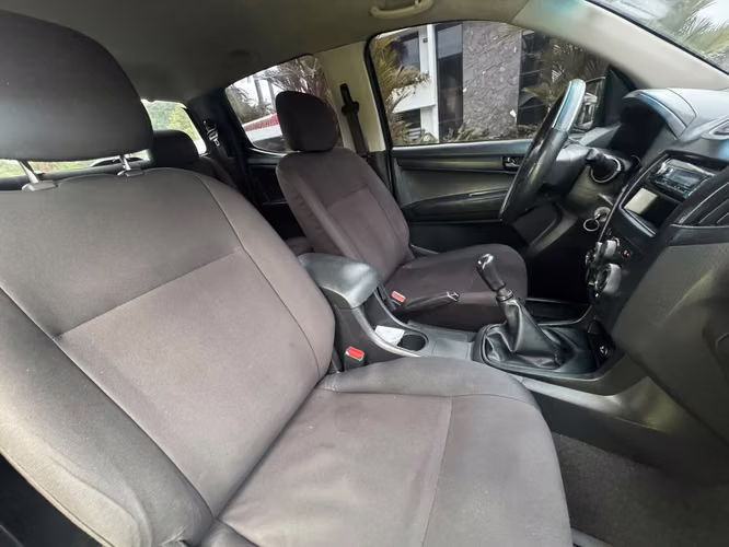 Isuzu D-Max Año 2015  4x2 (Manual) Turbo diesel *  - Imagen 10