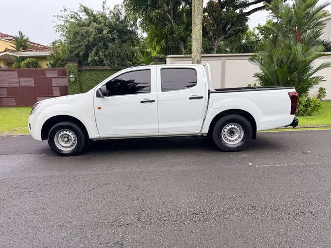 Isuzu D-Max Año 2015  4x2 (Manual) Turbo diesel *  - Imagen 2