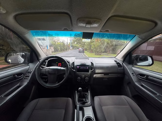 Isuzu D-Max Año 2015  4x2 (Manual) Turbo diesel *  - Imagen 7