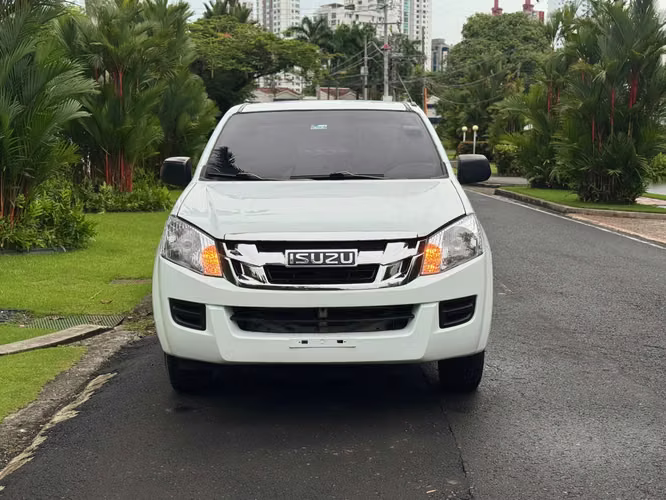 Isuzu D-Max Año 2015  4x2 (Manual) Turbo diesel *  - Imagen 4