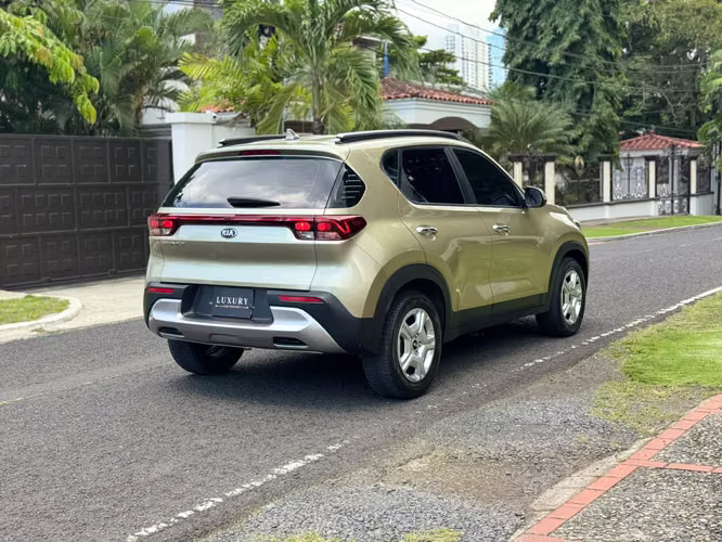 Kia Sonet Año 2022 ~ Versión Semi Full, Automática    - Imagen 14