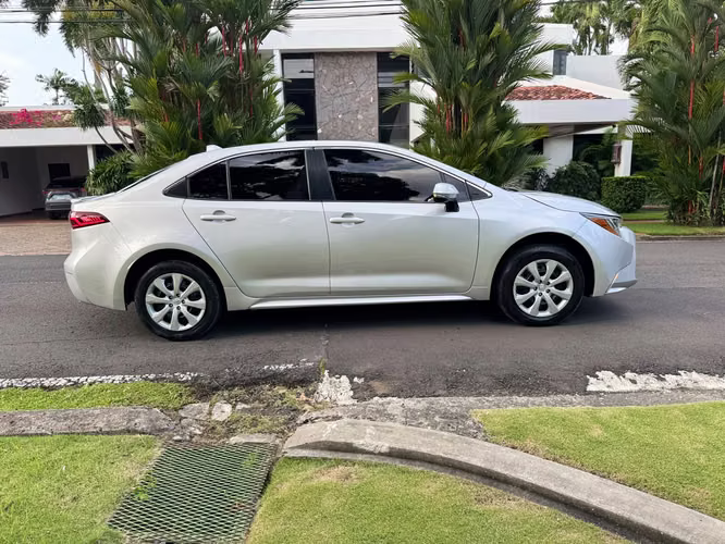 Toyota Corolla SE Año 2020 ~ Versión Full Extras    - Imagen 13