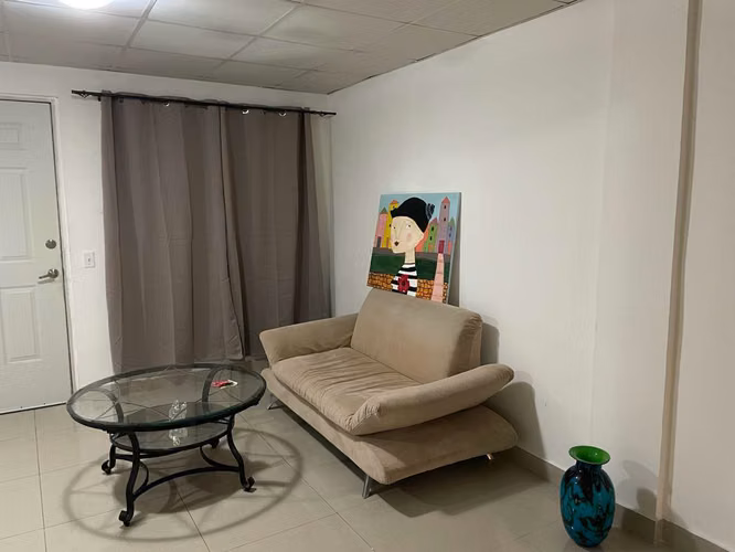 Apartamento Planta baja  pasos de Universidades UIP-LATINA-ISAE - Imagen 3