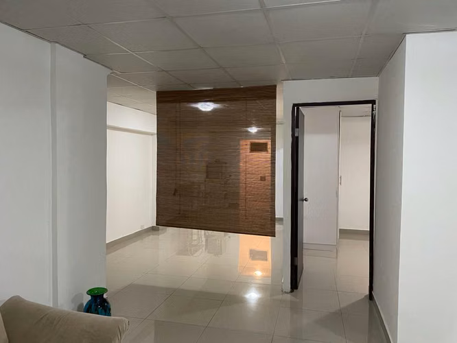 Apartamento Planta baja  pasos de Universidades UIP-LATINA-ISAE