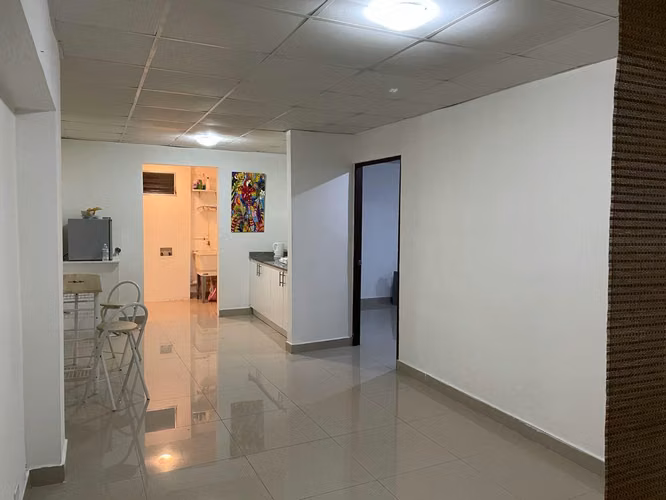 Apartamento Planta baja  pasos de Universidades UIP-LATINA-ISAE - Imagen 4