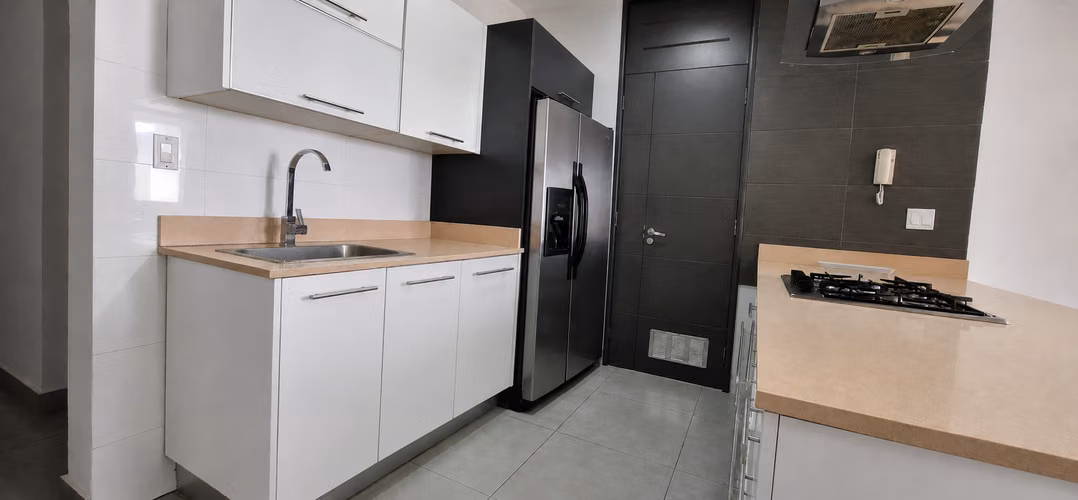 ALQUILER | $1,450/MES | APARTAMENTO AMUEBLADO | AVENIDA BALBOA - Imagen 4