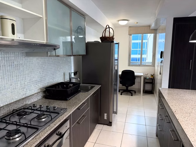 C355J  SE ALQUILA AMPLIO APARTAMENTO AMOBLADO EN EL CANGREJO - Imagen 19