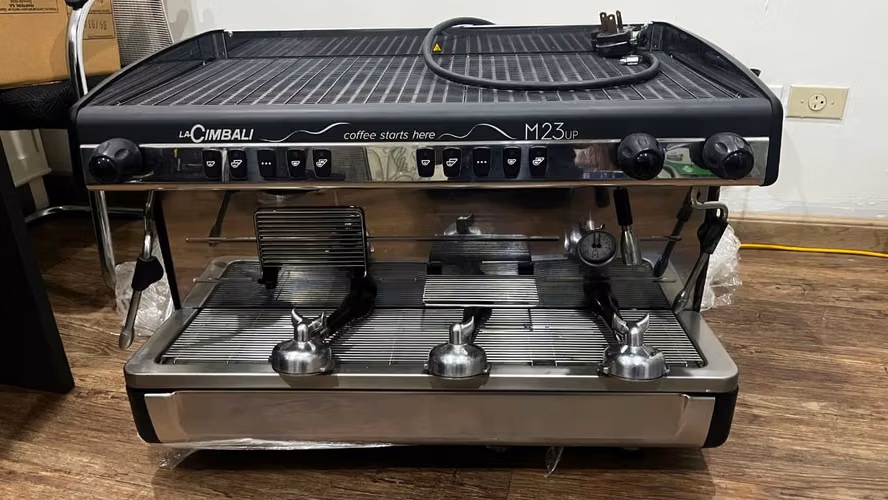 MÁQUINA DE CAFÉ LA CIMBALI M23 UP – COMO NUEVA