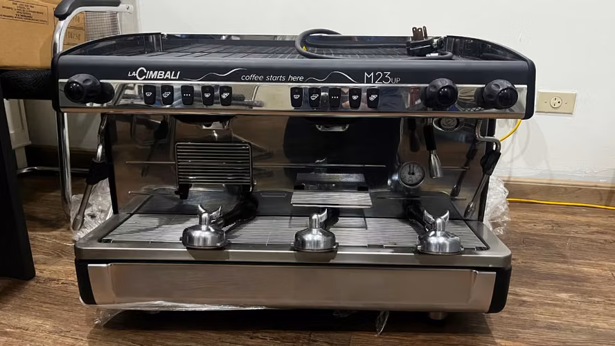 MÁQUINA DE CAFÉ LA CIMBALI M23 UP – COMO NUEVA