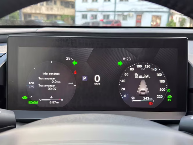 TOYOTA RAV4 HYBRID 2026 - Imagen 17
