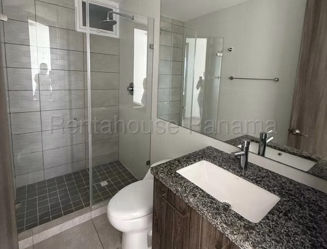 Se Vende Apartamento en Brisas Del Golf LA27-1802