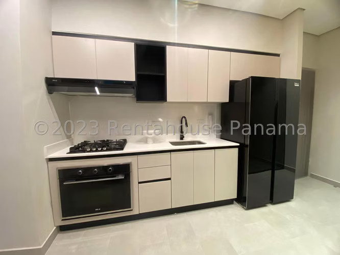 Se Vende Apartamento en Via España LA27-1772