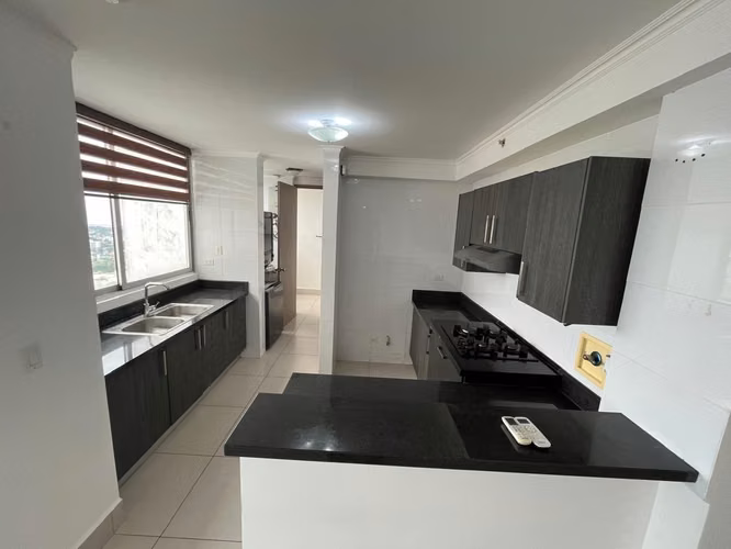 Se Vende Apartamento en Av. Ricardo J. Alfaro - Betania. - Imagen 5