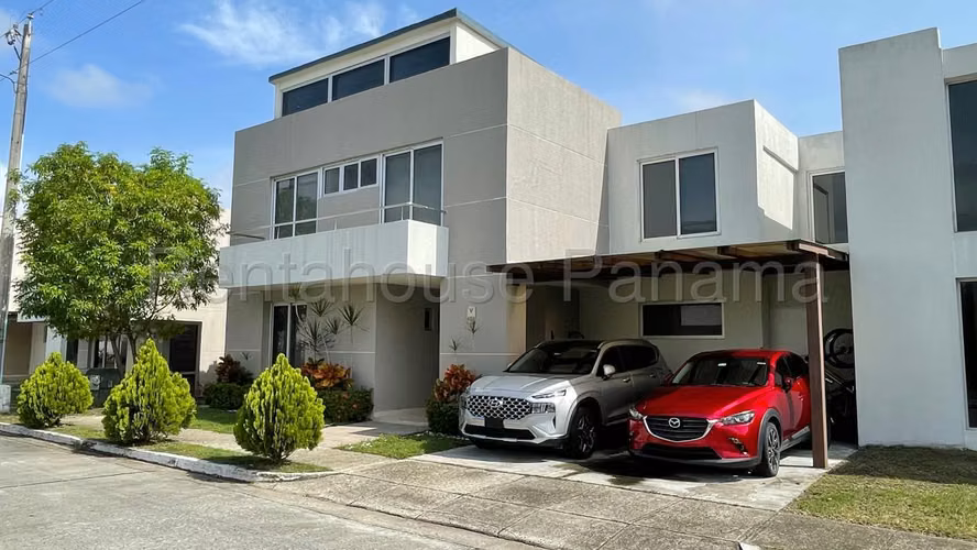  Amplia Casa en Venta en Costa Sur – VillaSur Residences | GC