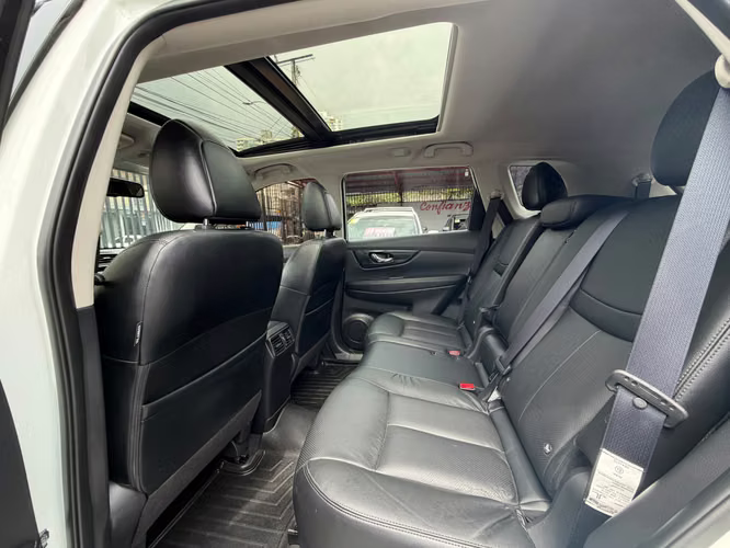 NISSAN XTRAIL 4WD FULL EXTRAS SOLO 28 MIL KILOMETROS