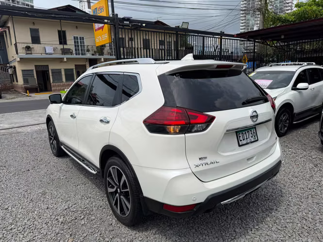 NISSAN XTRAIL 4WD FULL EXTRAS SOLO 28 MIL KILOMETROS