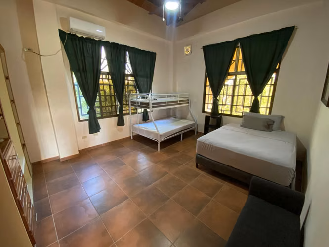 Hermosa Casa en Venta- Sona, Panama - Imagen 6