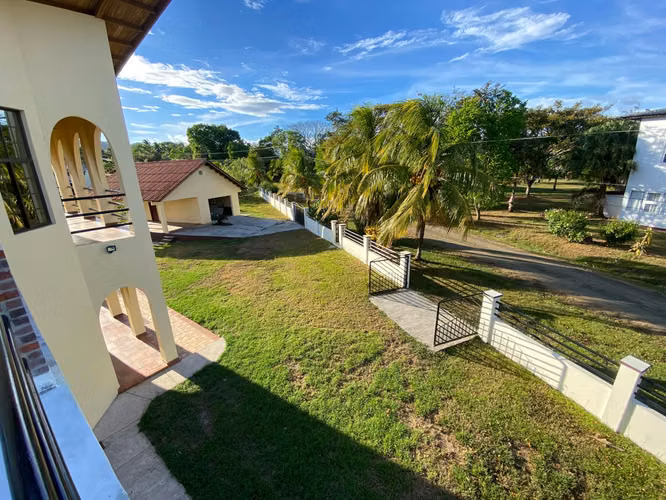 Hermosa Casa en Venta- Sona, Panama - Imagen 12