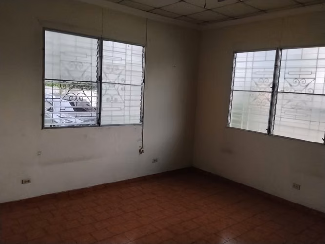 Casa en Parque Lefevre para comercio I com 4 parking y amplio patio - Imagen 6