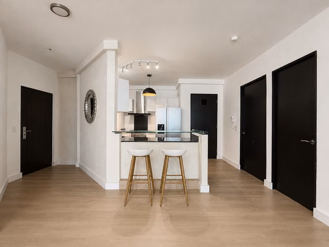 ALQUILER DE APARTAMENTO EN AVENIDA BALBOA - Imagen 2