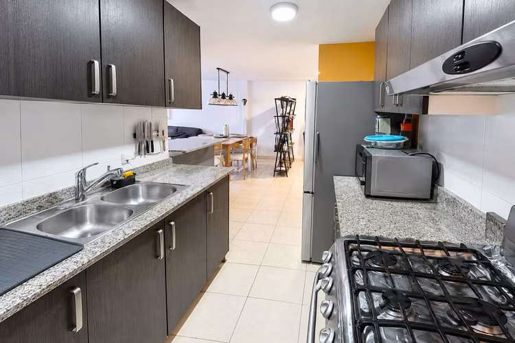 Apartamento sobre Vía Transístmica I con amplia terraza y cerca del metro - Imagen 5