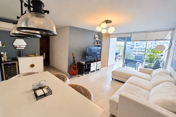 Apartamento sobre Vía Transístmica I con amplia terraza y cerca del metro - Imagen 2
