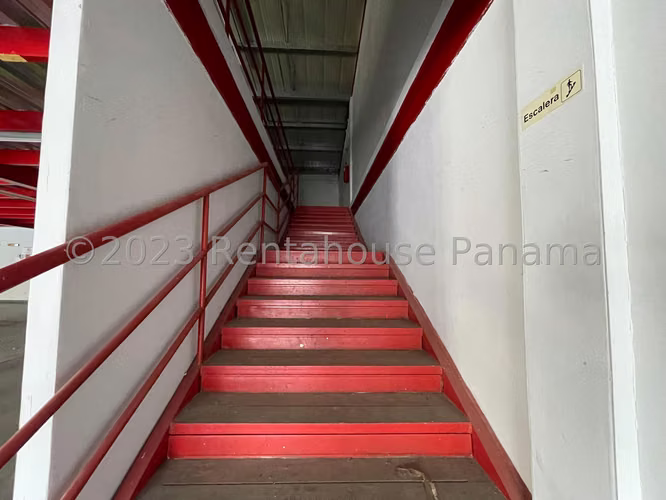 VENTA DE LOCAL EN CHORRERA DDB23-9978