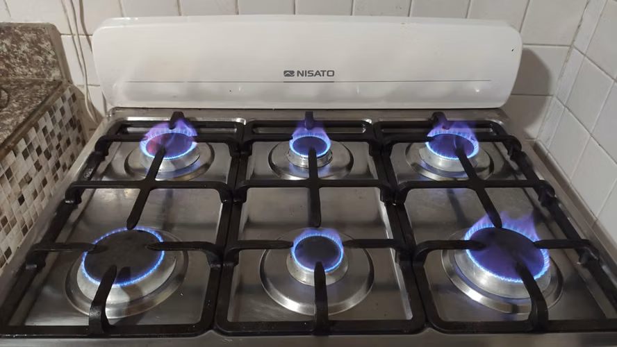 Se vende estufa como nueva 6 hornillas - Imagen 4