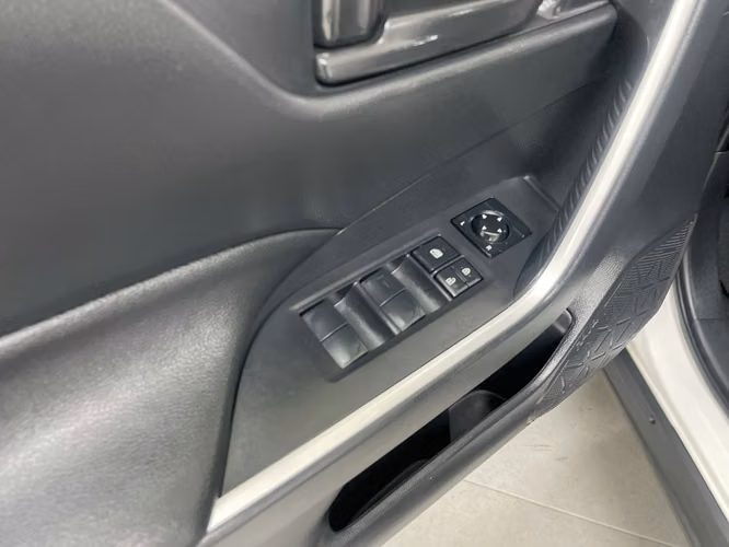 TOYOTA RAV4 - 2025 - RAX - Automarket - Imagen 4