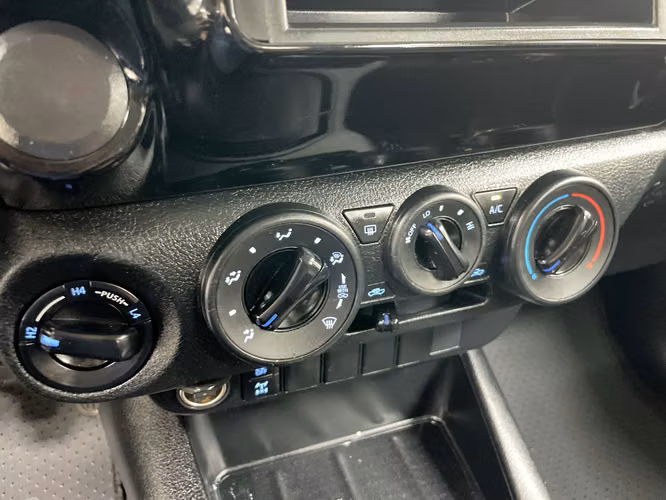 TOYOTA HILUX - 2025 - PPHX - Automarket - Imagen 9
