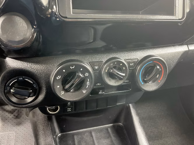 TOYOTA HILUX - 2025 - PPHX - Automarket - Imagen 9