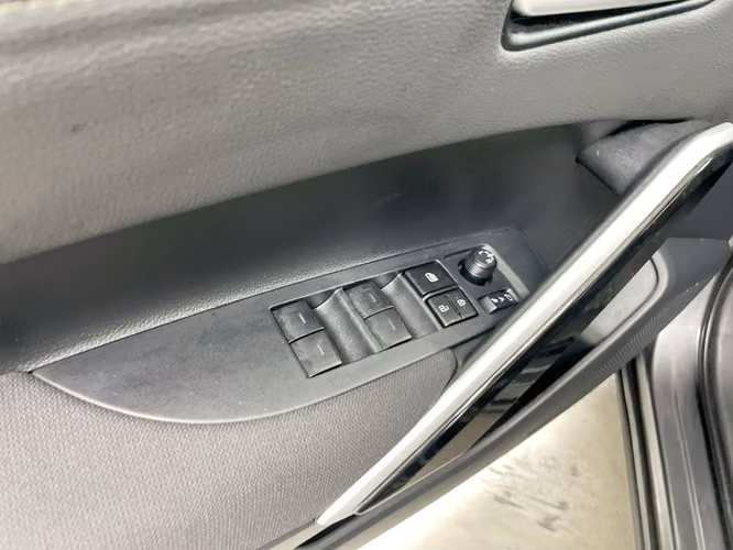 TOYOTA COROLLA CROSS - 2025 - TCCZ - Automarket - Imagen 4