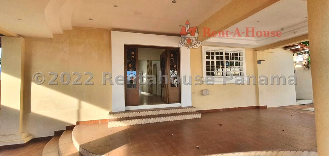 Venta de Casa Con Piscina en Arraijan 27*1754Mfk - Imagen 2