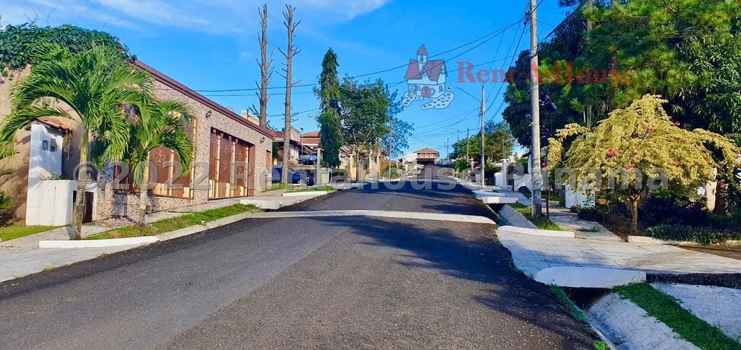 Venta de Casa Con Piscina en Arraijan 27*1754Mfk - Imagen 18
