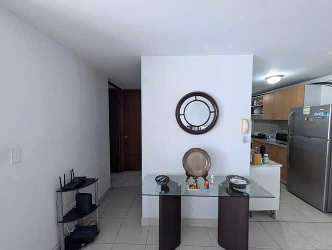 Apartamento en Via Transistmica I con 2 parkings y balcón - Imagen 6