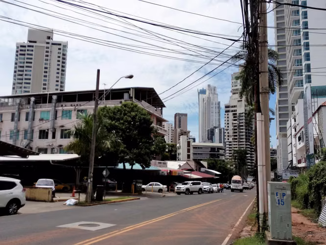 VENTA DE EDIFICIO EN BELLAVISTA  - CASA BLANCA