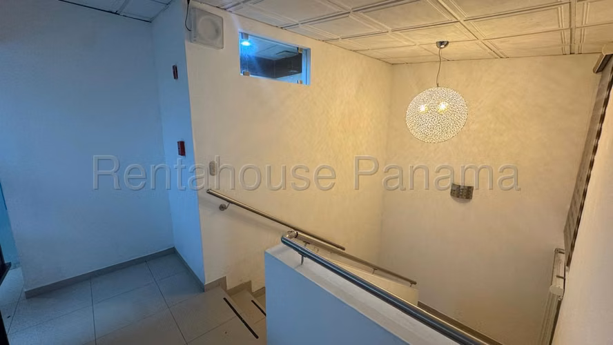 VENTA DE EDIFICIO EN PARQUE LEFEVRE  - CASA COMERCIAL - Imagen 4