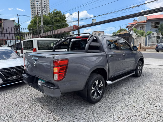 Mazda BT-50 2022 - Imagen 6