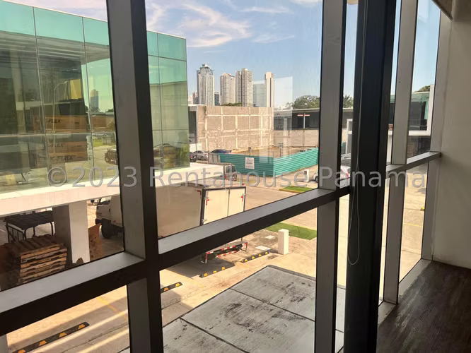 VENTA DE GALERA PARQUE LEFEVRE GM - Imagen 4