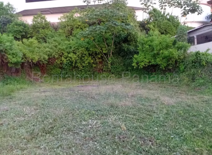 Terreno en Venta en Villa de las Fuentes 27PPM1734