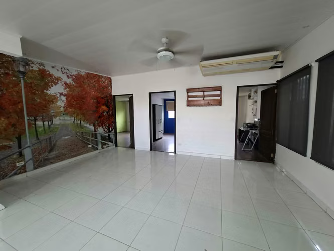 En venta amplia casa en Chanis #26-8970GE