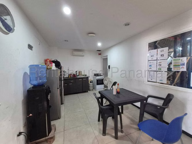 Galera de 618 m² en venta / Mañanitas / Con Andén de Carga y Oficinas / Cod. 27-1818 AGPM
