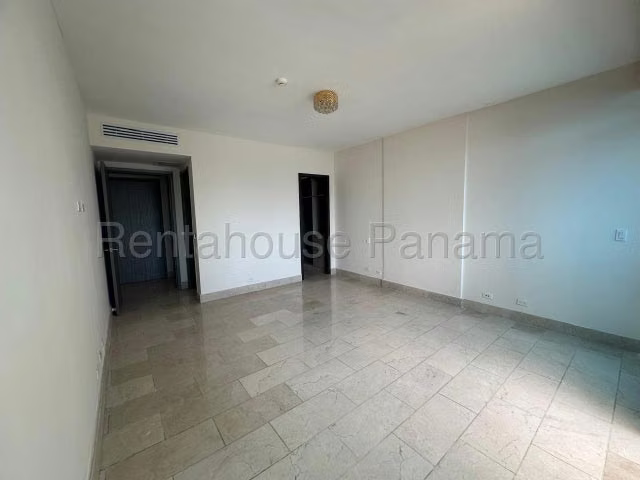 Se vende apartamento con vista al mar en Punta Pacífica - Imagen 9