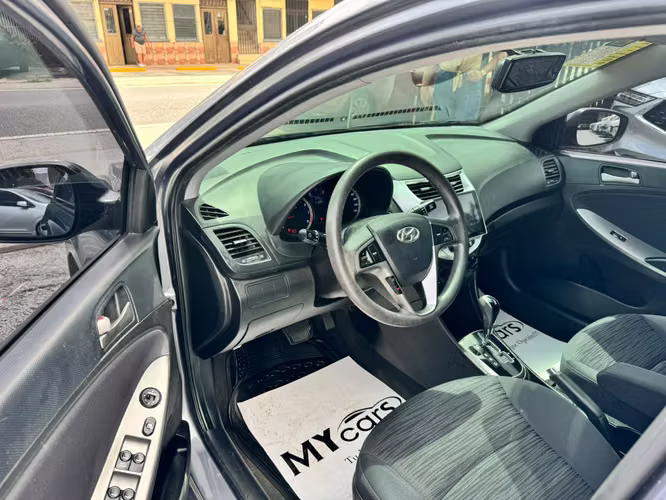 Hyundai Accent 2018 - Imagen 12
